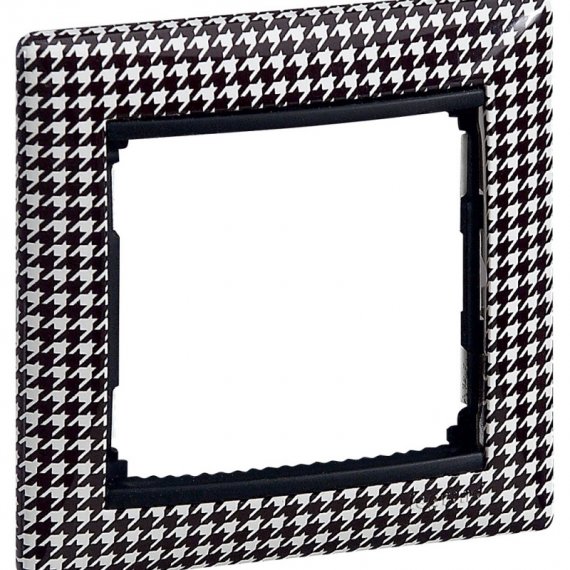 Фотография товара 'Legrand Рамка - Valena - 1 постовая 770420'