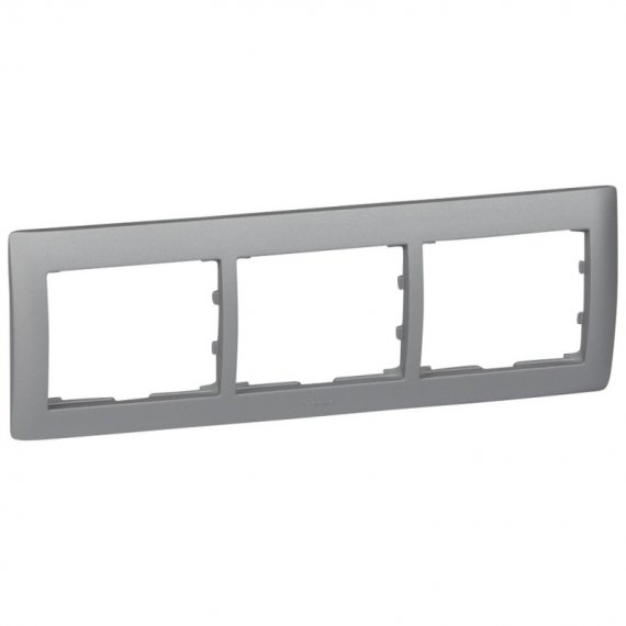 Фотография товара 'Legrand Рамка - Galea Life - 3 поста - горизонтальный монтаж 771303'