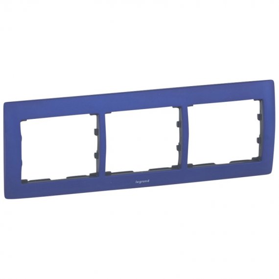 Фотография товара 'Legrand Рамка - Galea Life - 3 поста - горизонтальный монтаж 771913'