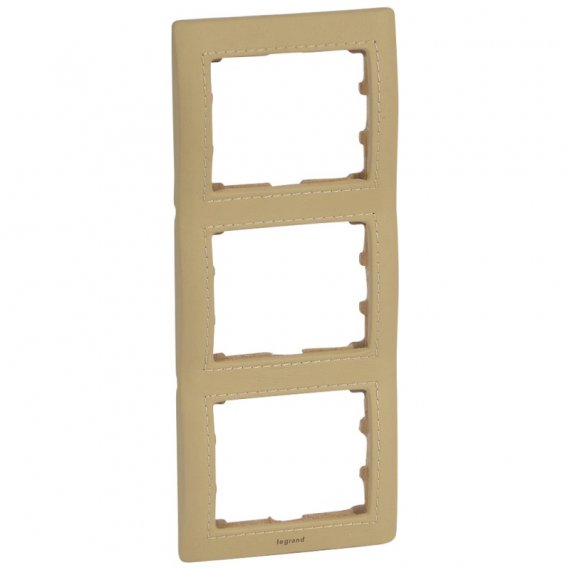 Фотография товара 'Legrand Рамка - Galea Life - 3 поста - вертикальный монтаж 771994'