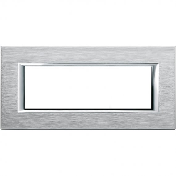 Фотография товара 'Legrand Axolute декоративные накладки прямоугольной формы 6 м HA4806CR'