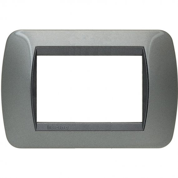 Фотография товара 'Legrand Накладка на 3 модуля L4803AC'