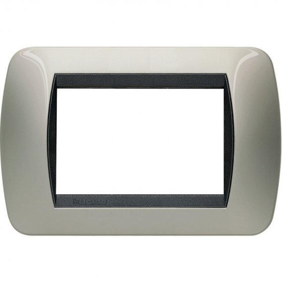 Фотография товара 'Legrand Накладка на 3 модуля L4803TC'