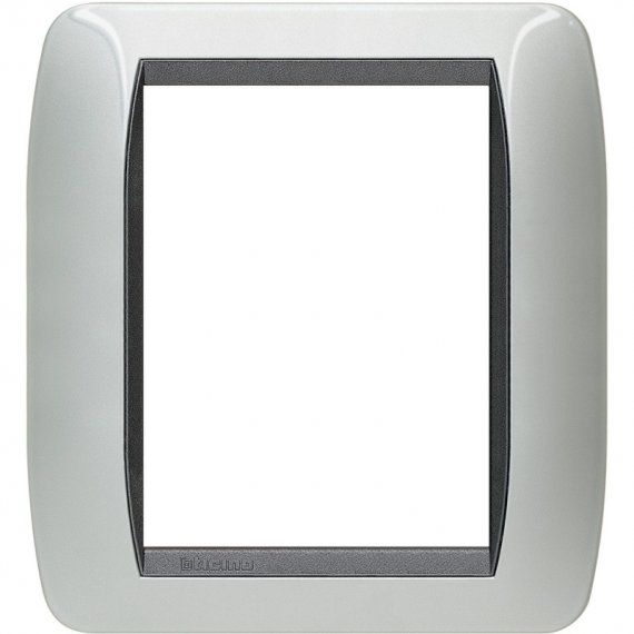 Фотография товара 'Legrand Накладка 3+3 модуля L4826AL'