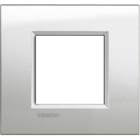 Фотография товара 'Legrand LivingLight Рамка, универсальная LNA4802GL'