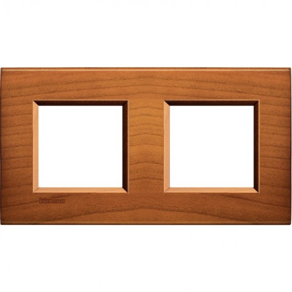 Фотография товара 'Legrand Livinglight Рамка прямоугольная, 2 поста LNA4802M2LCA'