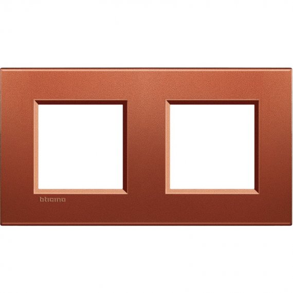 Фотография товара 'Legrand Livinglight Рамка прямоугольная, 2 поста LNA4802M2RK'