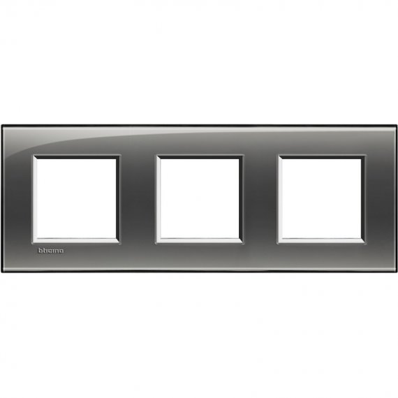 Фотография товара 'Legrand Livinglight Рамка прямоугольная, 3 поста LNA4802M3KF'