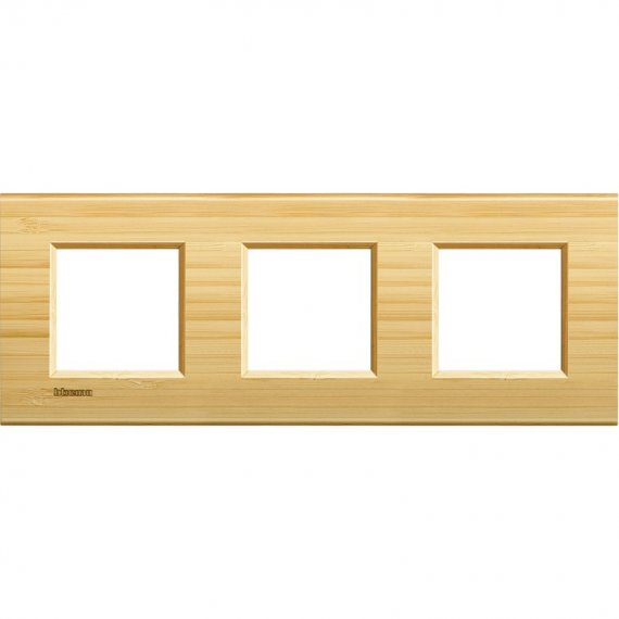 Фотография товара 'Legrand Livinglight Рамка прямоугольная, 3 поста LNA4802M3LBA'