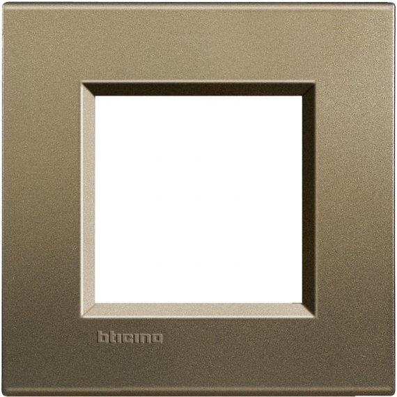 Фотография товара 'Legrand Livinglight Рамка прямоугольная, 1 пост LNA4802SQ'