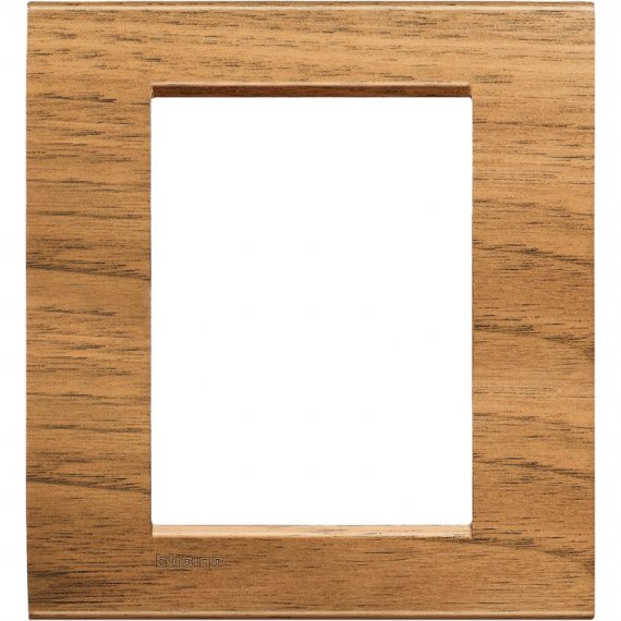 Фотография товара 'Legrand Livinglight Рамка прямоугольная, 3 модуля LNA4803LNC'