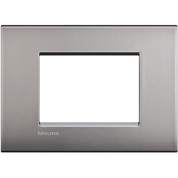 Фотография товара 'Legrand Livinglight Рамка AIR 3 модуля LNC4803NK'