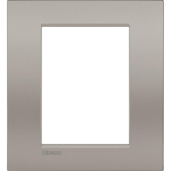 Фотография товара 'Legrand Livinglight Рамка Air, итальянский стандарт 3+3 модуля LNC4826SB'