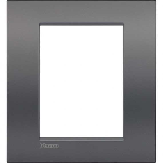 Фотография товара 'Legrand Livinglight Рамка Air, итальянский стандарт 3+3 модуля LNC4826ST'