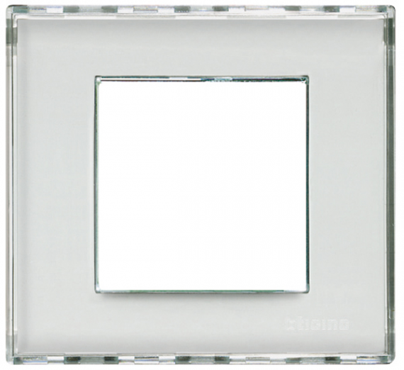 Фотография товара 'Legrand Livinglight Рамка прямоугольная, 1 пост LND4802KR'