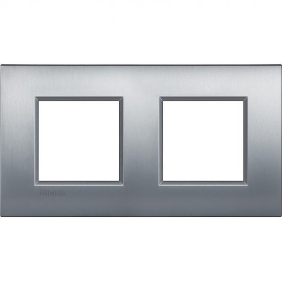 Фотография товара 'Legrand Livinglight Рамка Air, немецкий стандарт 2+2 модуля LNE4802M2CRS'