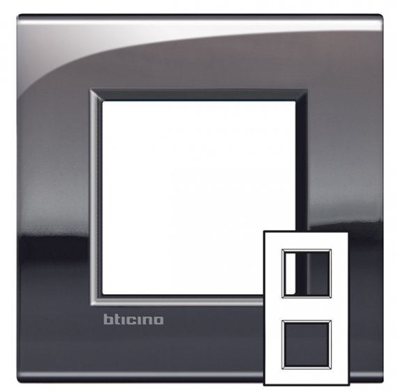 Фотография товара 'Legrand Livinglight рамка 2x2 модуля 71мм LNE4802M2PT'