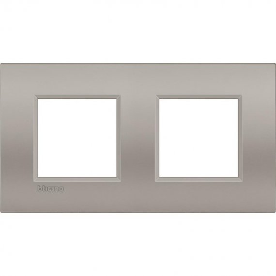 Фотография товара 'Legrand Livinglight Рамка Air, немецкий стандарт 2+2 модуля LNE4802M2SB'