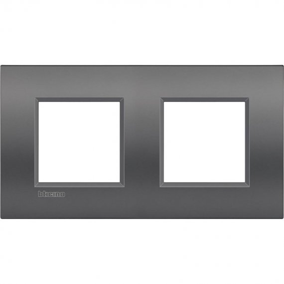 Фотография товара 'Legrand Livinglight Рамка Air, немецкий стандарт 2+2 модуля LNE4802M2ST'