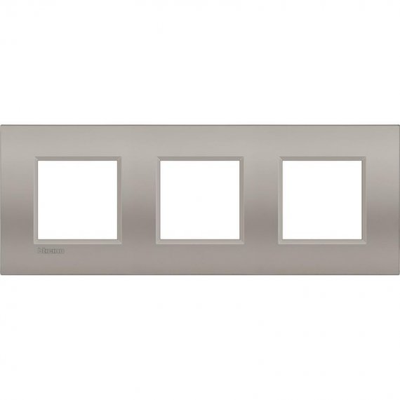 Фотография товара 'Legrand Livinglight Рамка Air, немецкий стандарт 2+2+2 модуля LNE4802M3SB'