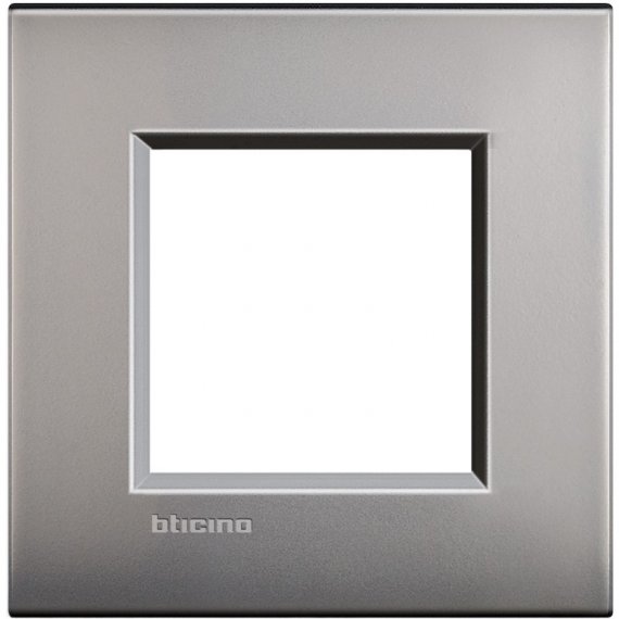 Фотография товара 'Legrand Livinglight Лицевая панель 2 модуля LNE4802NK'