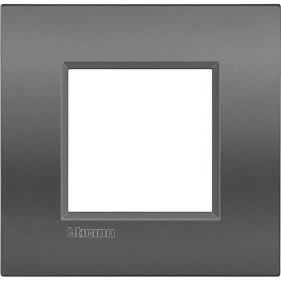 Фотография товара 'Legrand Livinglight Рамка Air, немецкий стандарт 2 модуля LNE4802ST'