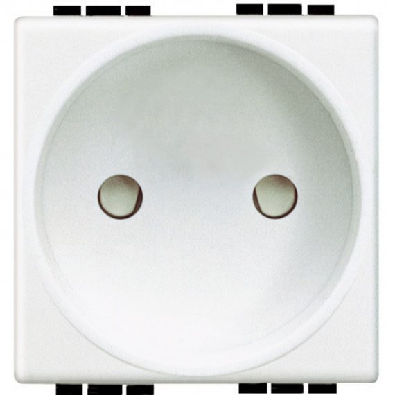 Фотография товара 'Legrand Розетка 2П 10А/16А 250В с защитными шторками 2 модуля N4143'