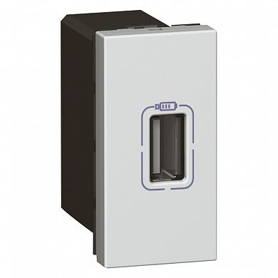 Фотография товара 'Legrand Mosaic USB розетка для зарядки одинарная 079391'