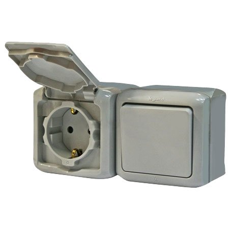 Фотография товара 'Legrand Выключатель+ розетка 2К+3, накладной монтаж, с винтовыми зажимами 782348'