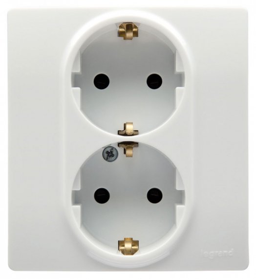 Фотография товара 'Legrand Модуль розетки 2 х 2К+З со шторками, 10AX, автоматические зажимы ETIKA 672233'