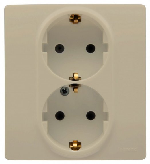 Фотография товара 'Legrand Модуль розетки 2 х 2К+З со шторками, 10AX, автоматические зажимы ETIKA 672333'