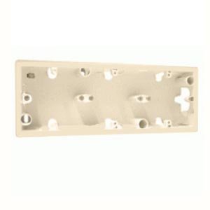 Фотография товара 'Legrand Коробка для накладного монтажа 3 постовая Valena 776133'