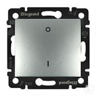 Фотография товара 'Legrand Трехполюсный переключатель для люминесцентных ламп Valena 770103'