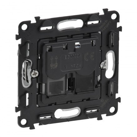 Фотография товара 'Legrand Механизм информационной розетки 1хRJ11 + 1хRJ45, категория 6, UTP 753032'